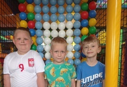  (photo)